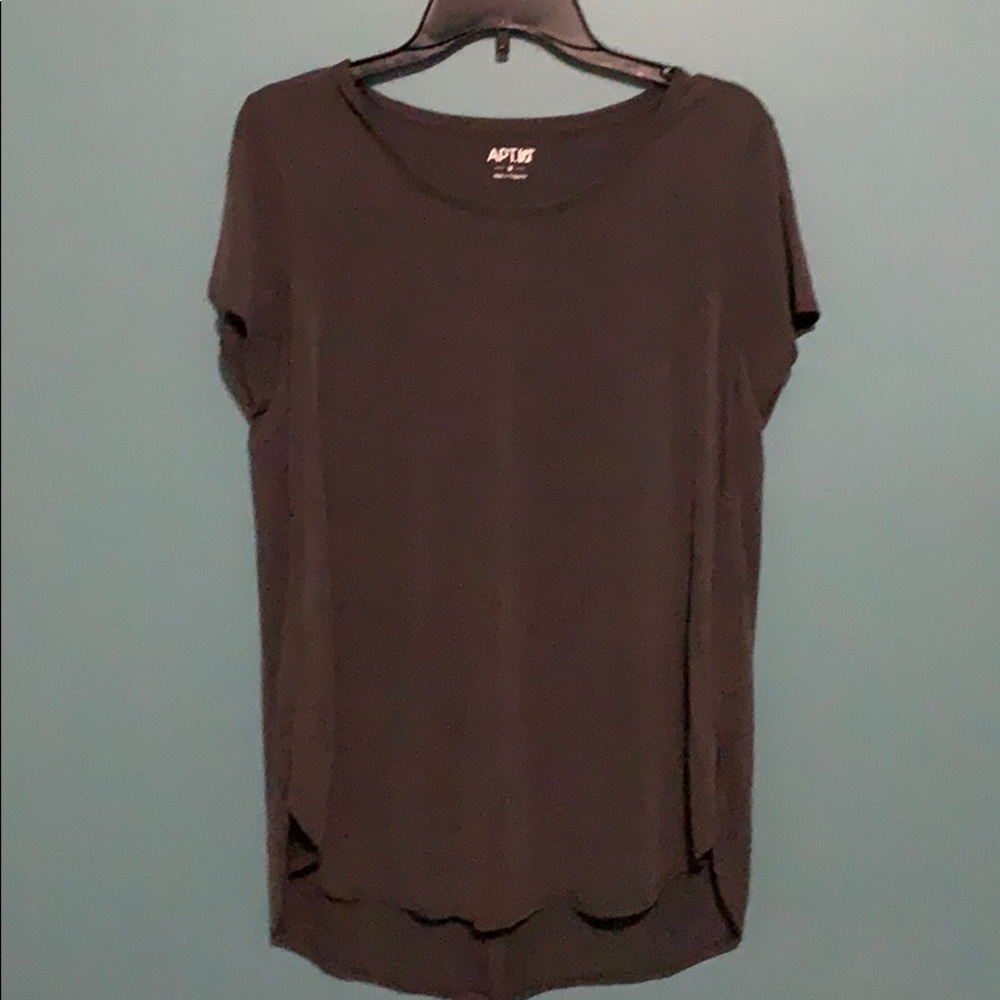 Gray short sleeve basic tee